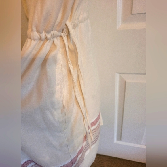 Universal Thread  dress, beige w/red brick lines at bottom. Cinch waist. Size L. - Picture 4 of 5